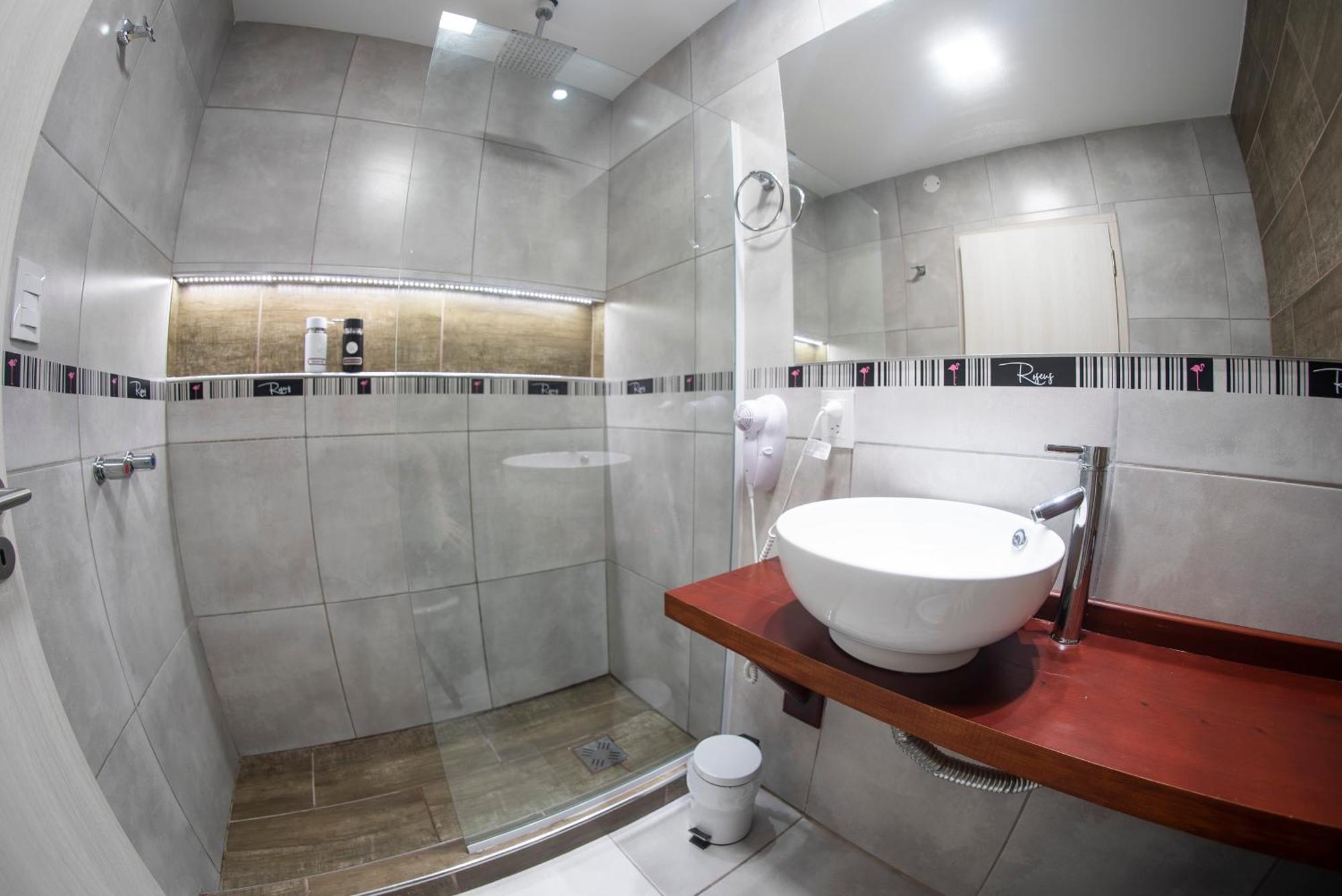 Roseus Boutique Hotel *